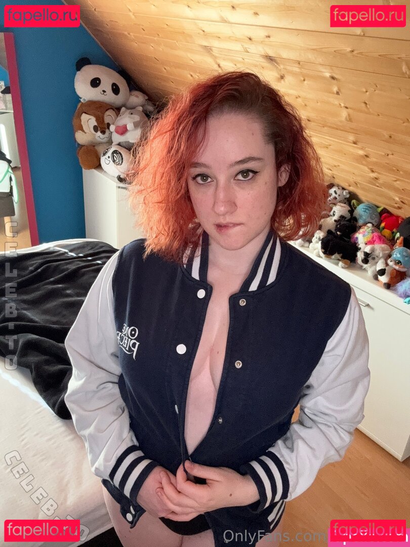 Bella_Bi / Iamlucyy Onlyfans Photo Gallery 