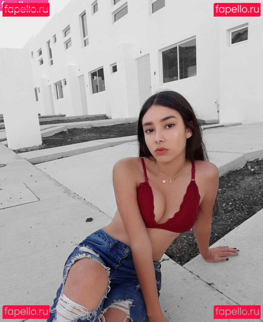 AvMadeleine Onlyfans Photo Gallery 