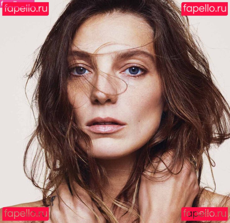 Daria Werbowy / dotwillow / iamdwerbowy Onlyfans Photo Gallery 