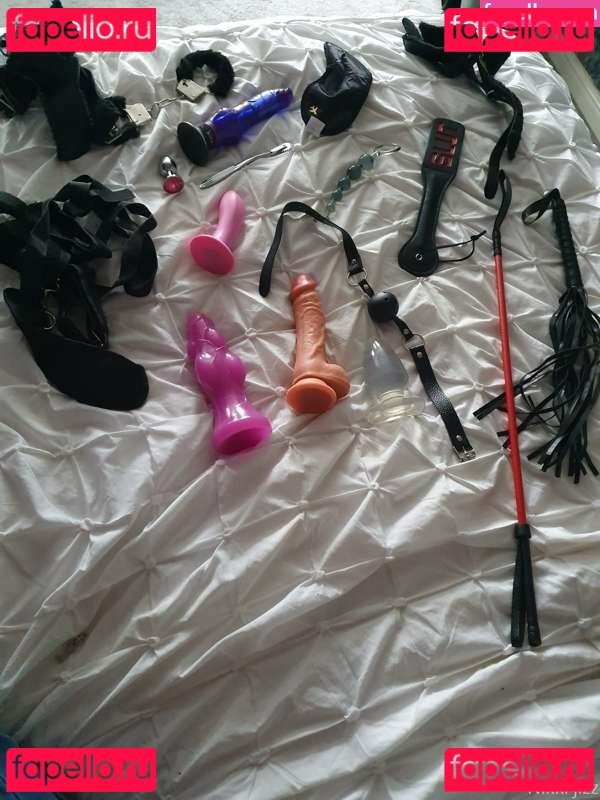 Nikki J / https: / nikki_jizz Onlyfans Photo Gallery 