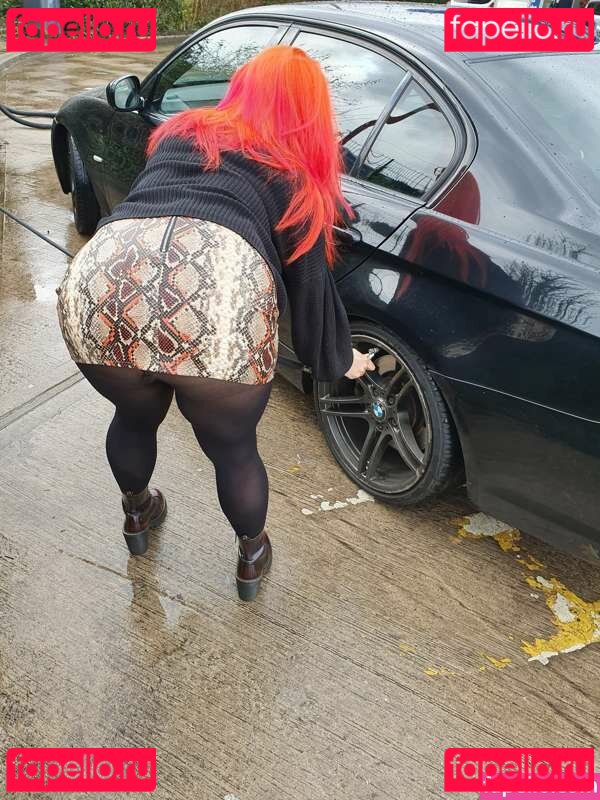 Nikki J / https: / nikki_jizz Onlyfans Photo Gallery 