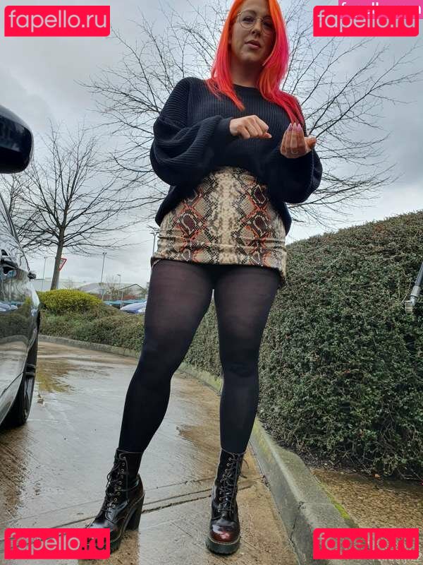 Nikki J / https: / nikki_jizz Onlyfans Photo Gallery 