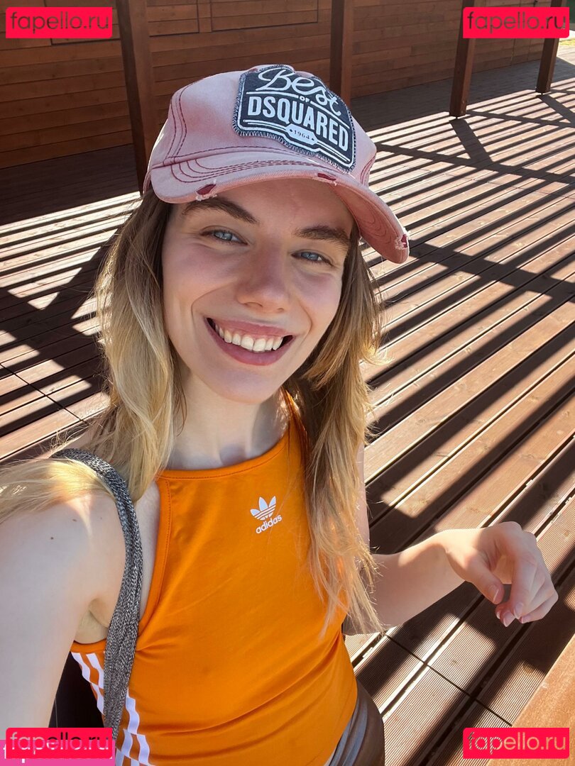 mvriaemiliv / polishartist Onlyfans Photo Gallery 