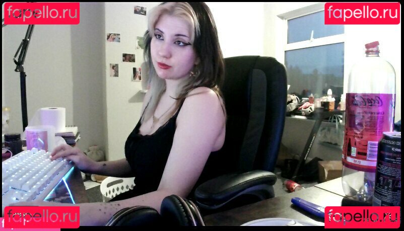 aest.does / aestdoes Onlyfans Photo Gallery 