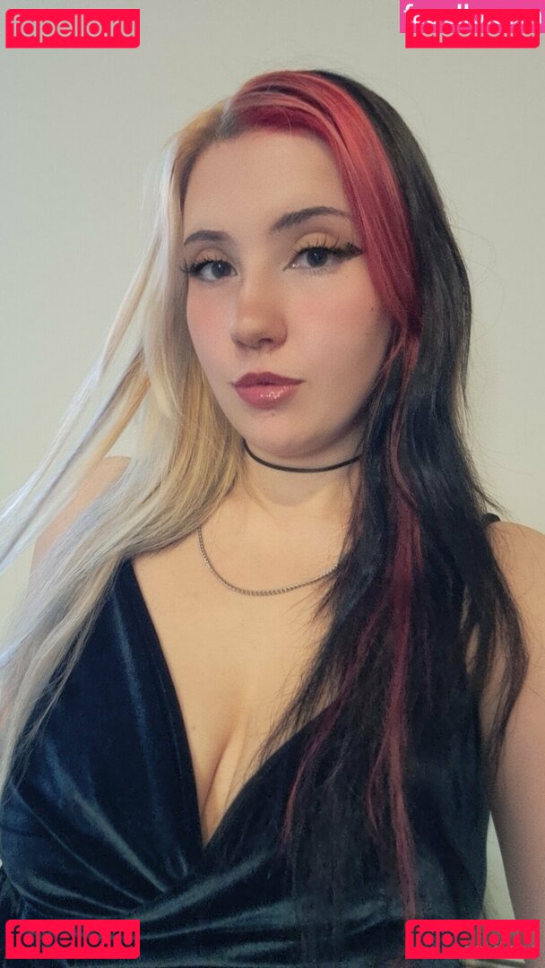 aest.does / aestdoes Onlyfans Photo Gallery 