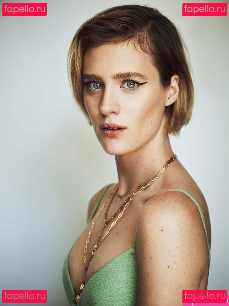 Mackenzie Davis / mackenziedavis Onlyfans Photo Gallery 