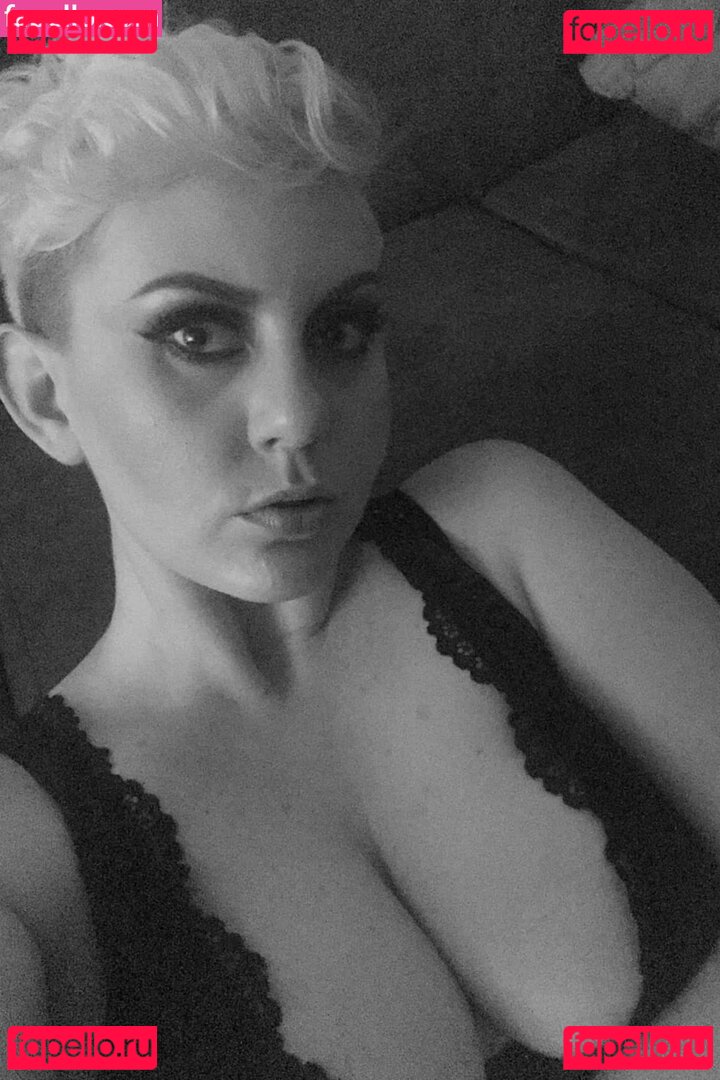 https: / madam_genevieve / madamgenevieve Onlyfans Photo Gallery 