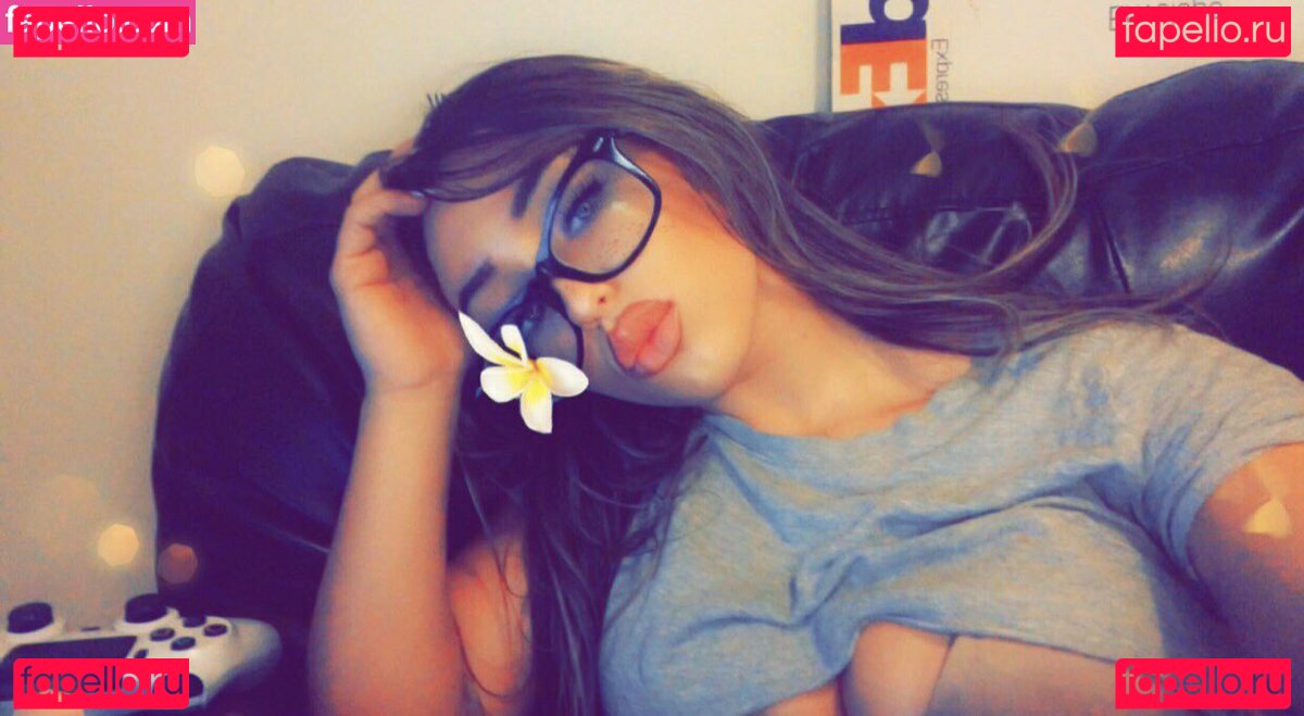 Alesandraelyse / Milkylexii / Nekoae Onlyfans Photo Gallery 