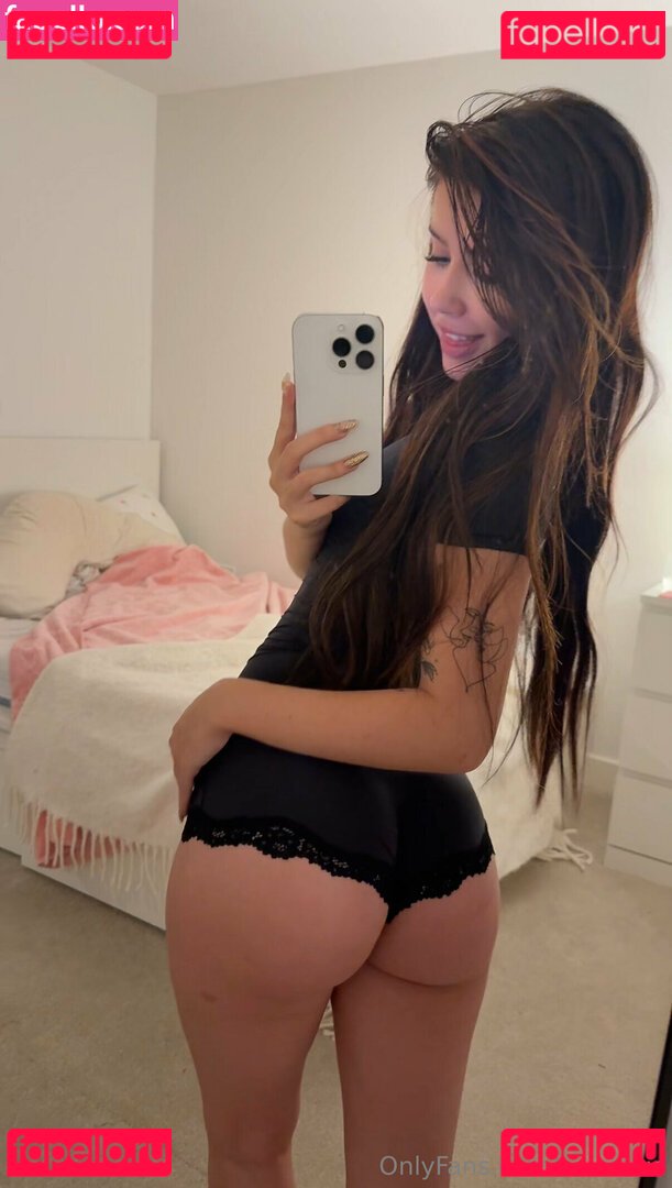 annaeris / bbyybellax / miniannabellex Onlyfans Photo Gallery 