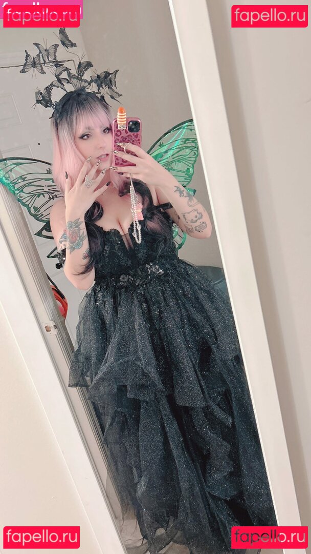 PinkHairedFox Onlyfans Photo Gallery 