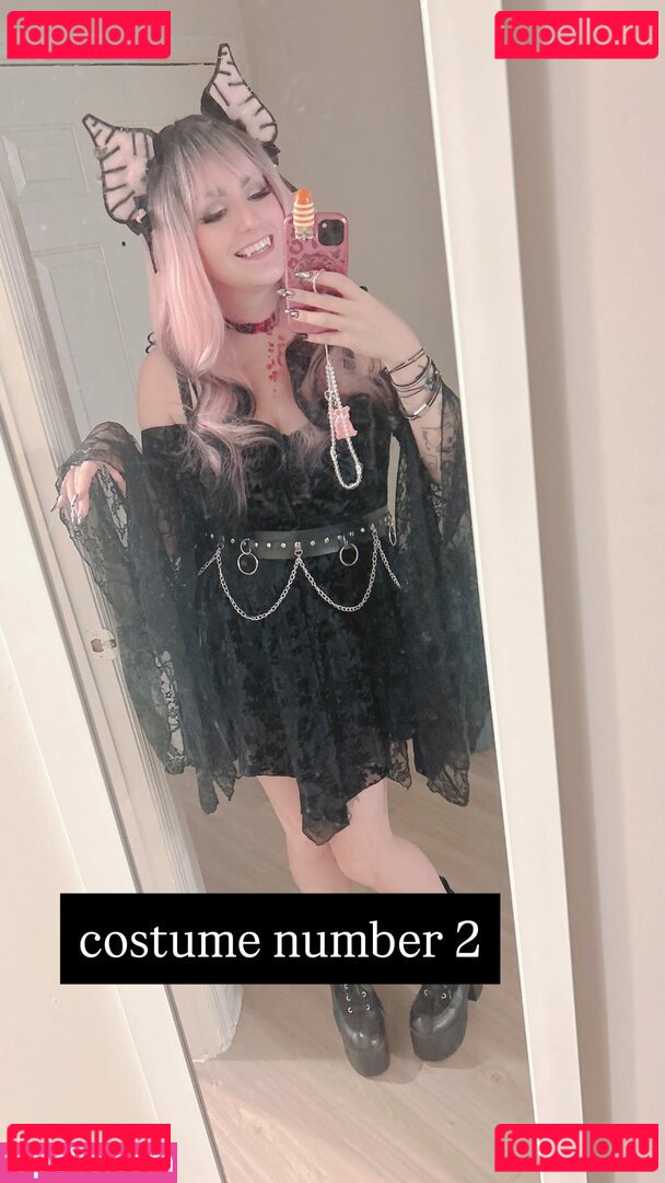 PinkHairedFox Onlyfans Photo Gallery 