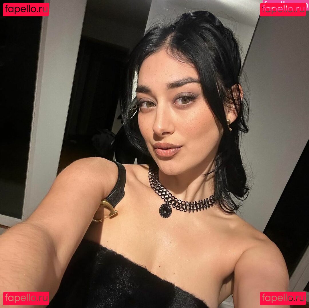 Elif Demirezer Onlyfans Photo Gallery 