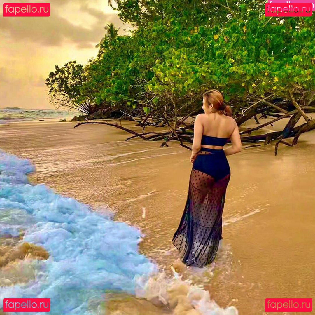 Piumi Hansamali / queenpiumi Onlyfans Photo Gallery 