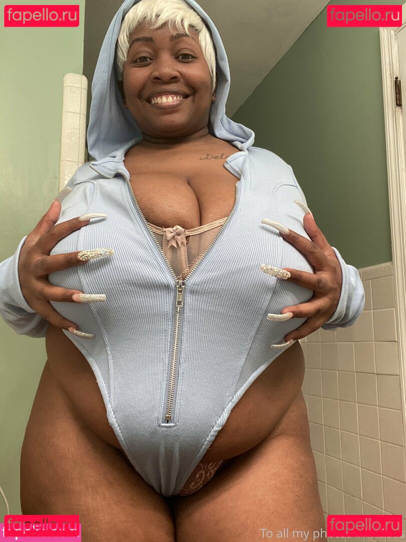 famousstarkmarie / heyitsmekmarie Onlyfans Photo Gallery 