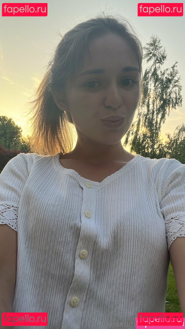 Dirtyyoungina Onlyfans Photo Gallery 