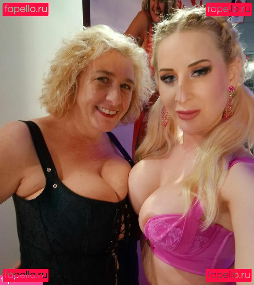 Camilla C / camilla73 / camillacreampie_ / https: Onlyfans Photo Gallery 