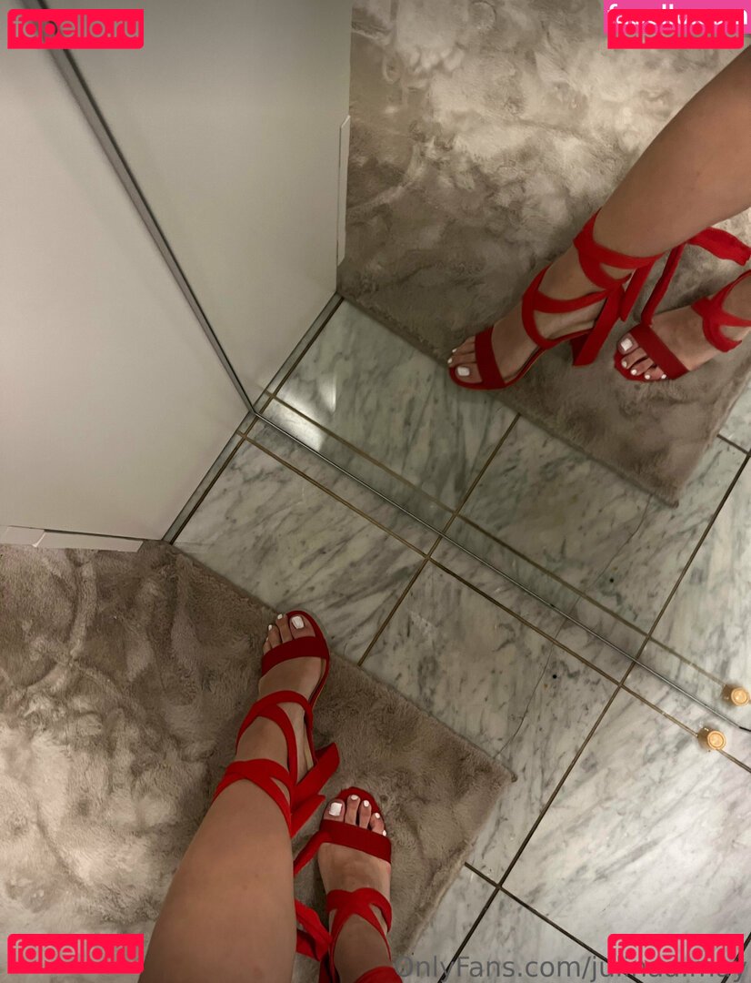 julinaa.may / julinamay Onlyfans Photo Gallery 