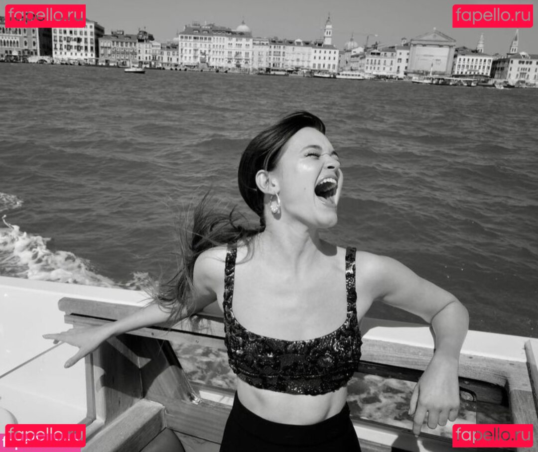 Ciara Bravo / ciarabravo Onlyfans Photo Gallery 