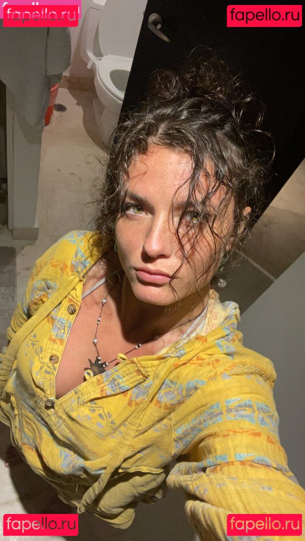 Jade Chynoweth / jadebug98 Onlyfans Photo Gallery 