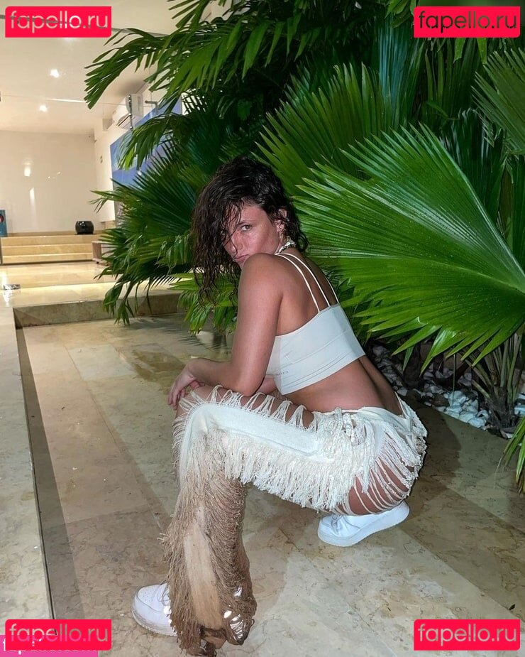 Jade Chynoweth / jadebug98 Onlyfans Photo Gallery 