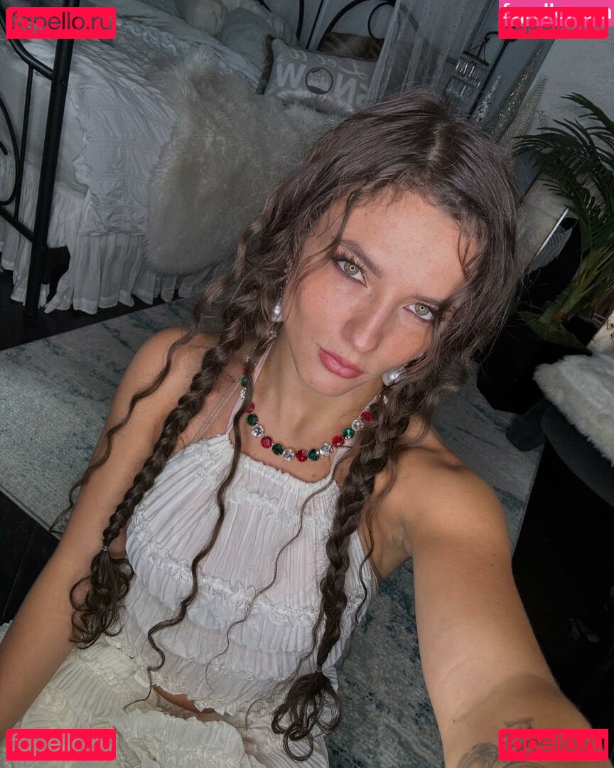 Jade Chynoweth / jadebug98 Onlyfans Photo Gallery 