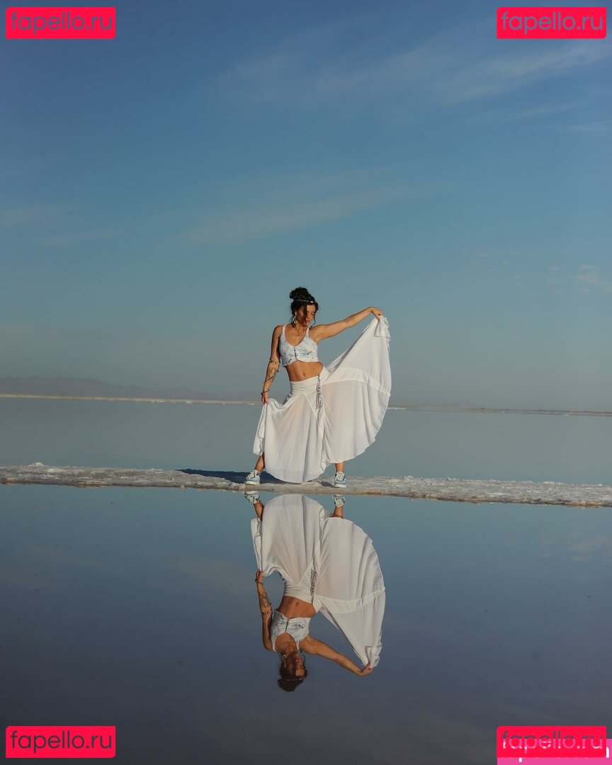 Jade Chynoweth / jadebug98 Onlyfans Photo Gallery 