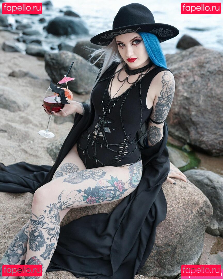 BlueAstrid / bluexastrid Onlyfans Photo Gallery 