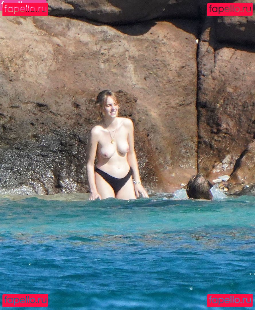 Maya Hawke / maya_hawke Onlyfans Photo Gallery 