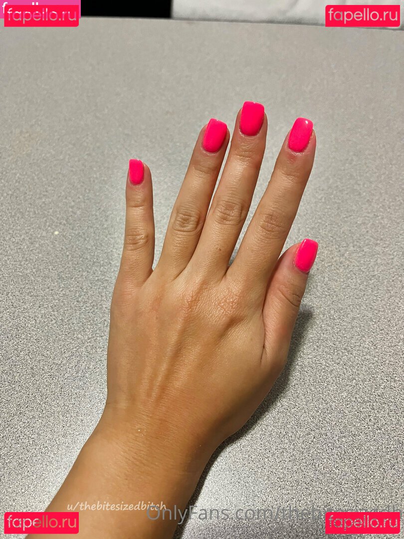 ill.byte / thebitesizedb Onlyfans Photo Gallery 