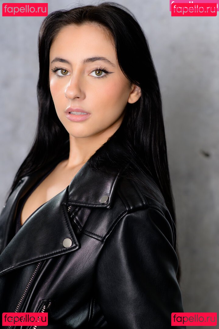 Devinevola / avadevine Onlyfans Photo Gallery 