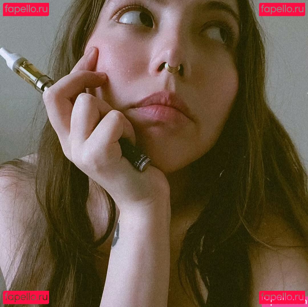 Goddess Mell / https: / mellowish / xmellowishx Onlyfans Photo Gallery 