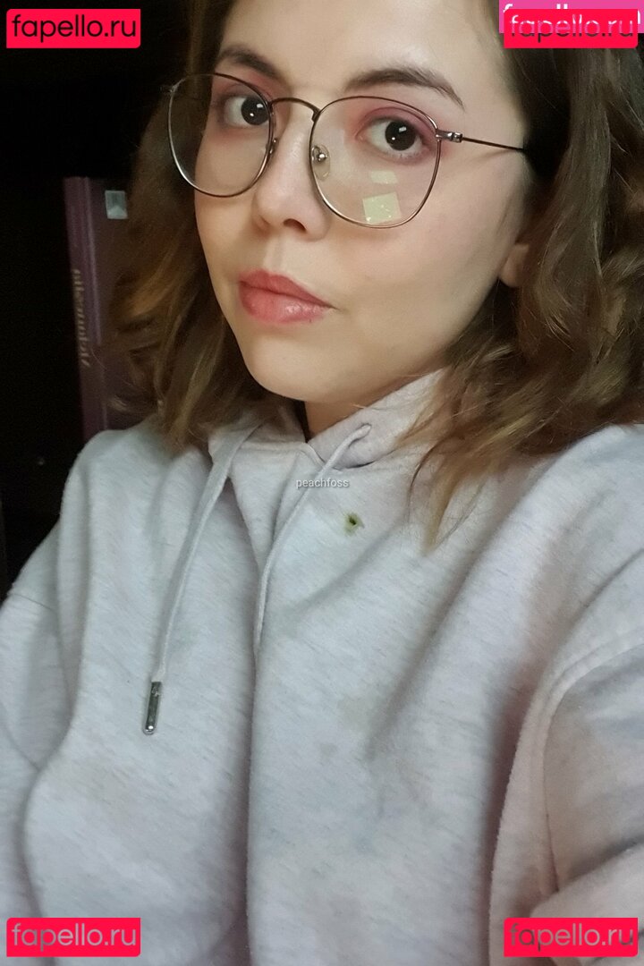 Goddess Mell / https: / mellowish / xmellowishx Onlyfans Photo Gallery 