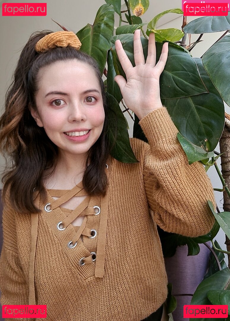 Goddess Mell / https: / mellowish / xmellowishx Onlyfans Photo Gallery 