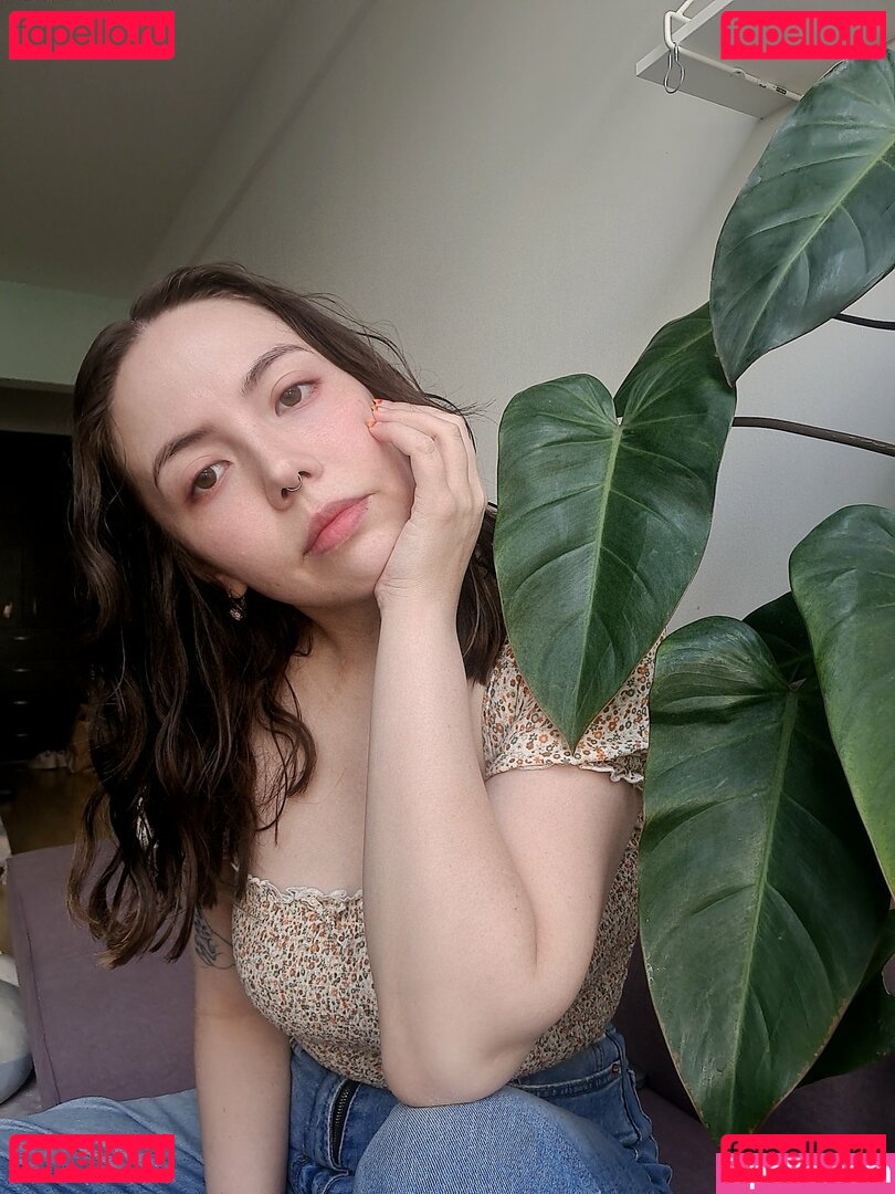 Goddess Mell / https: / mellowish / xmellowishx Onlyfans Photo Gallery 