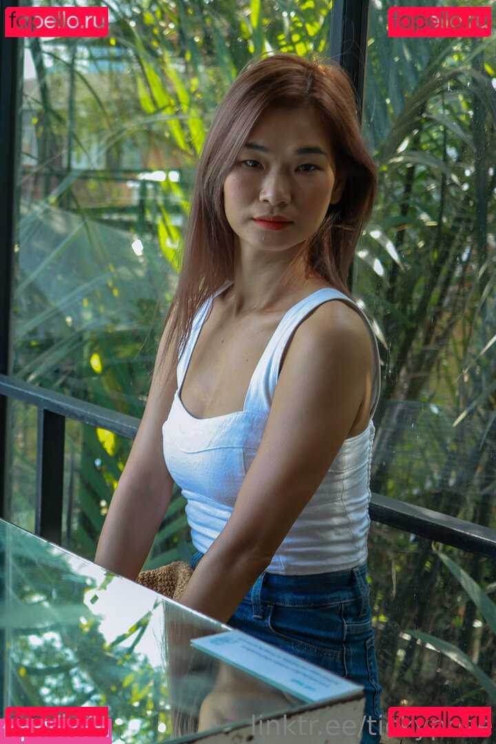 TickyPose Onlyfans Photo Gallery 