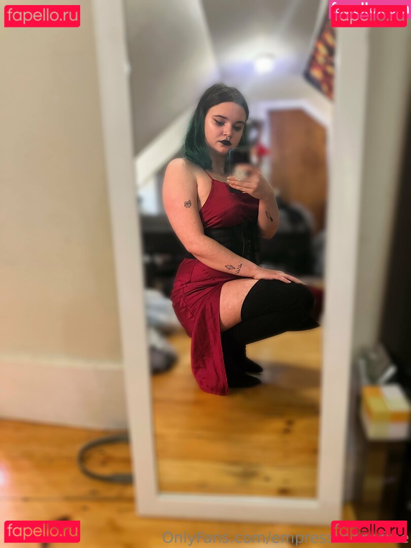 empressnazare / empresszarinafree Onlyfans Photo Gallery 