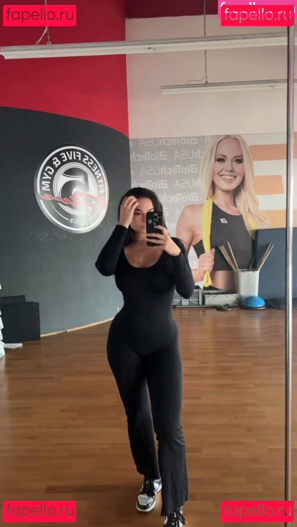 Szakali Evelin Onlyfans Photo Gallery 