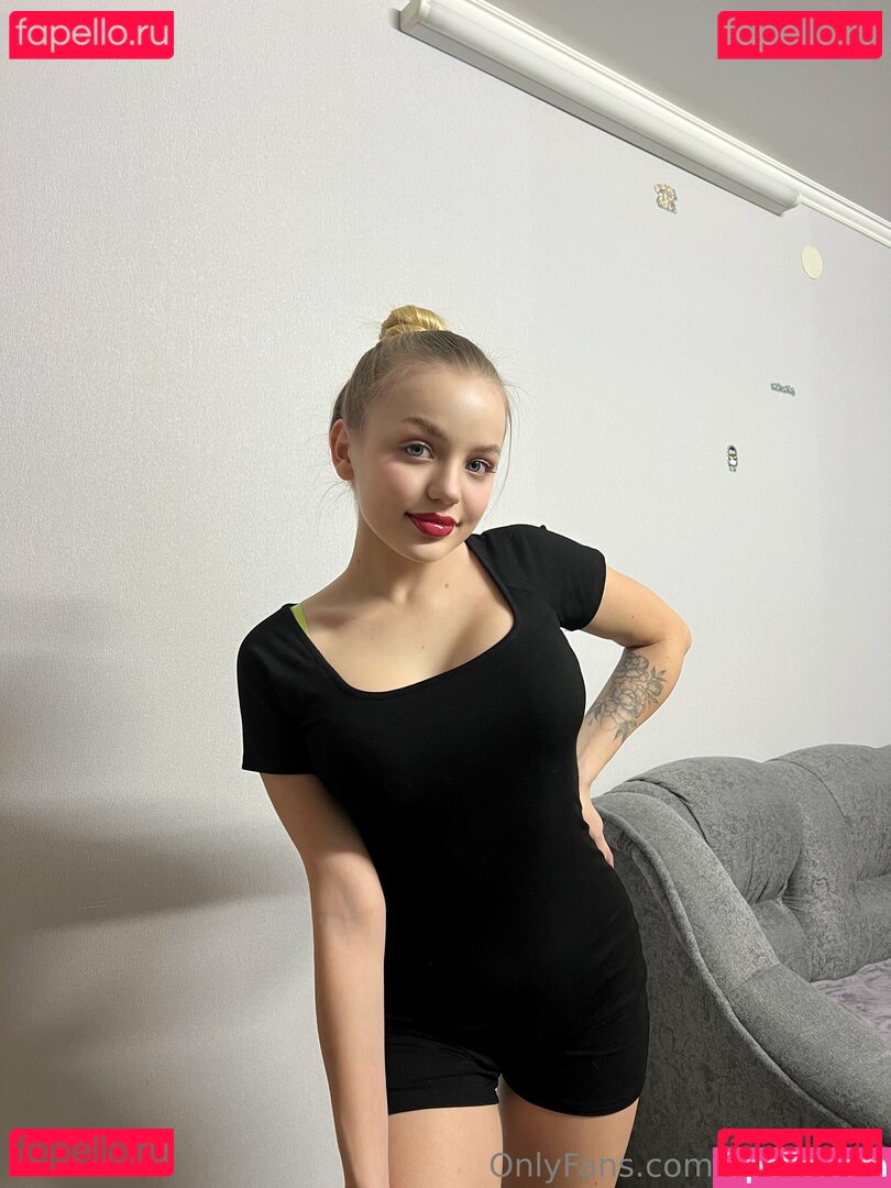 dashberry / gyarustrawberry7 Onlyfans Photo Gallery 