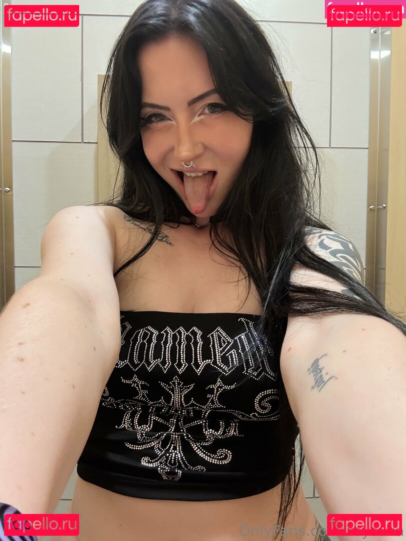 reysuka / reysuka_ / reysukaxo Onlyfans Photo Gallery 