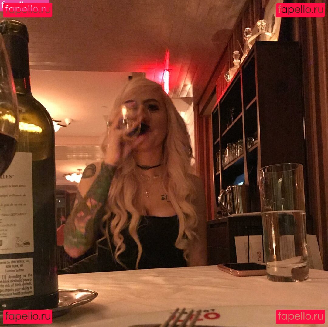 Stephanie Adele / https: / sadelesthesiren Onlyfans Photo Gallery 