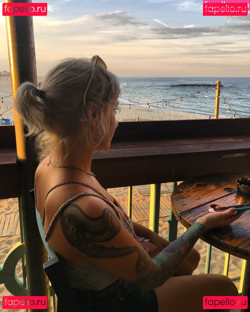 Stephanie Adele / https: / sadelesthesiren Onlyfans Photo Gallery 