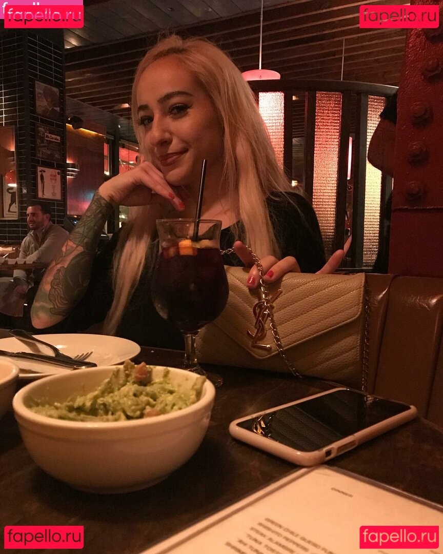 Stephanie Adele / https: / sadelesthesiren Onlyfans Photo Gallery 