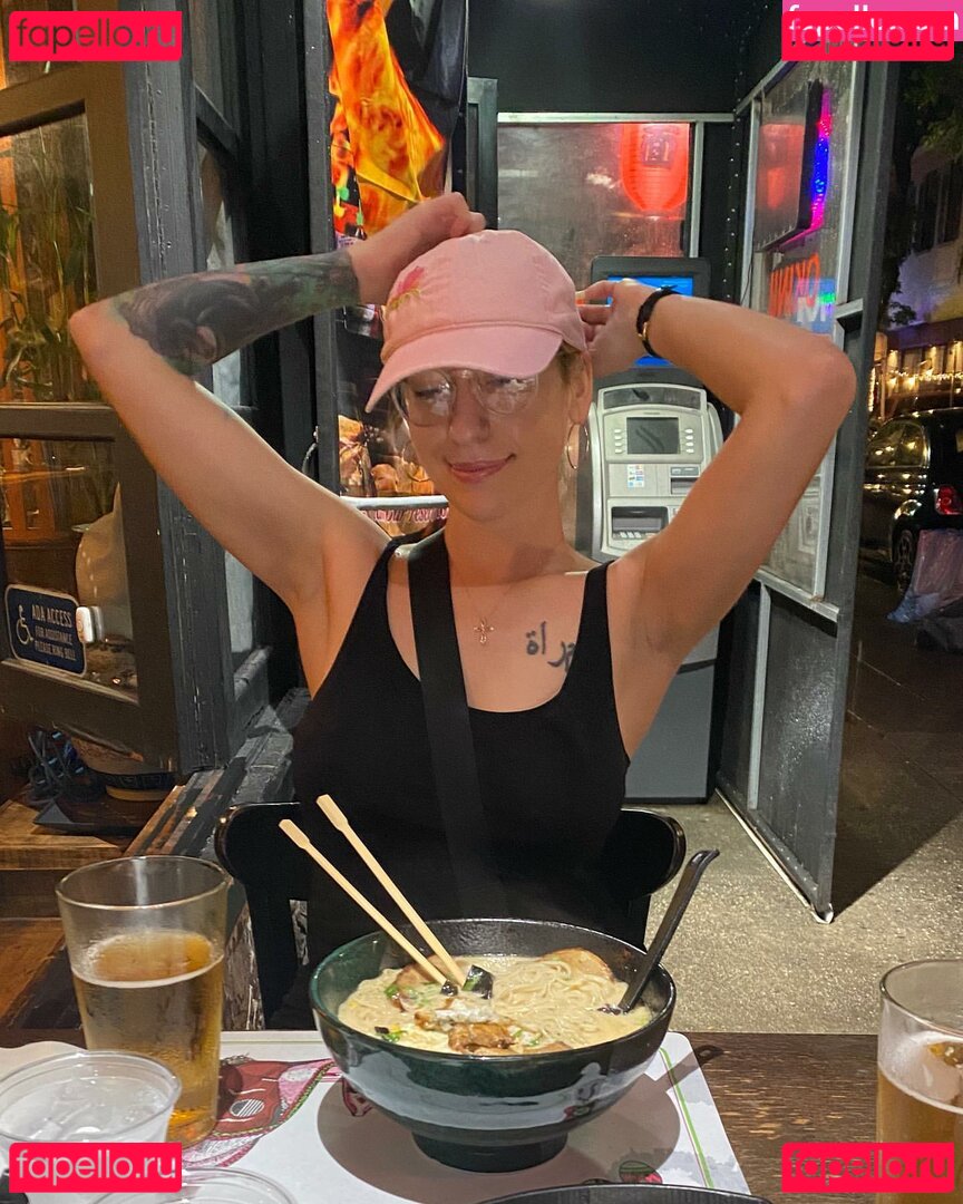 Stephanie Adele / https: / sadelesthesiren Onlyfans Photo Gallery 