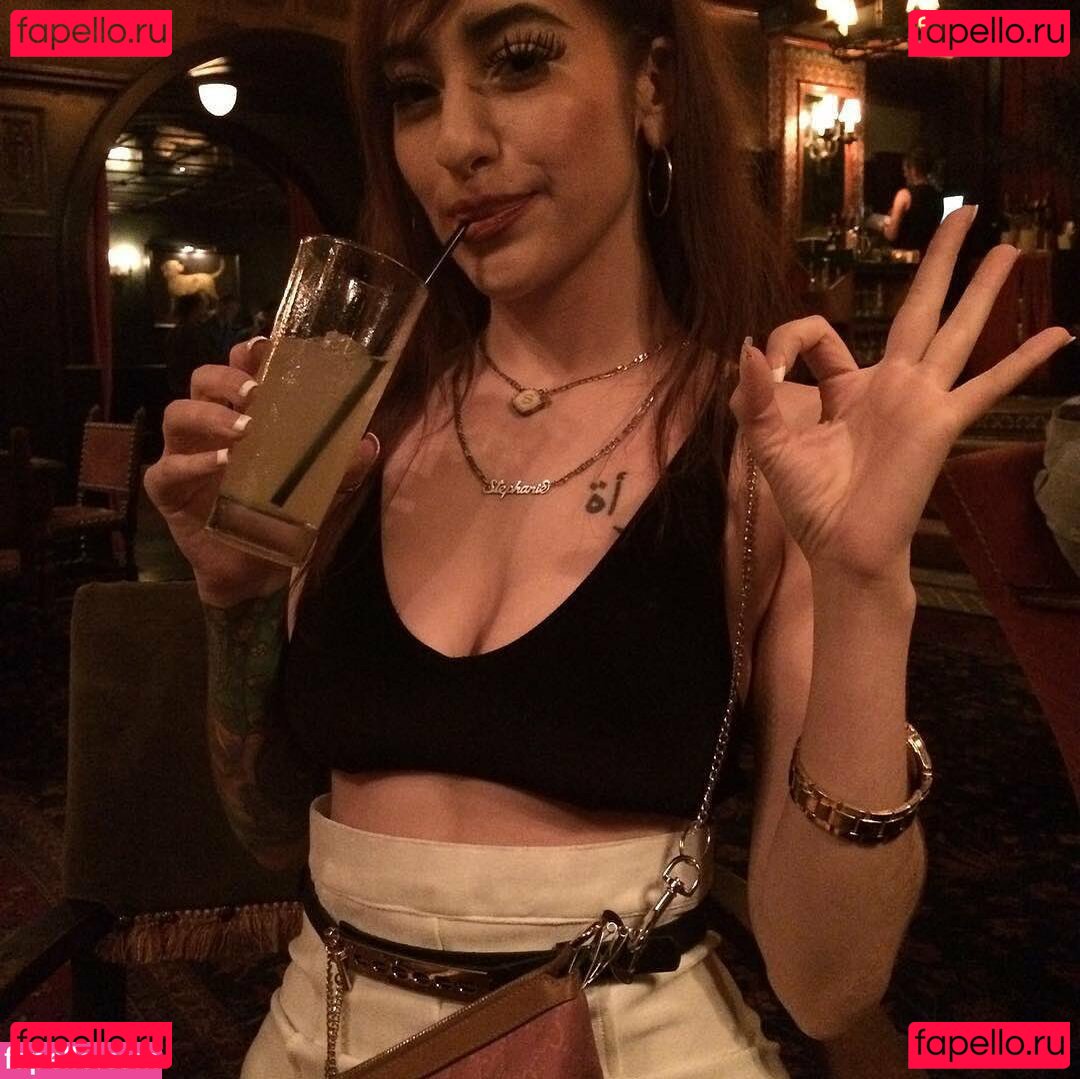 Stephanie Adele / https: / sadelesthesiren Onlyfans Photo Gallery 