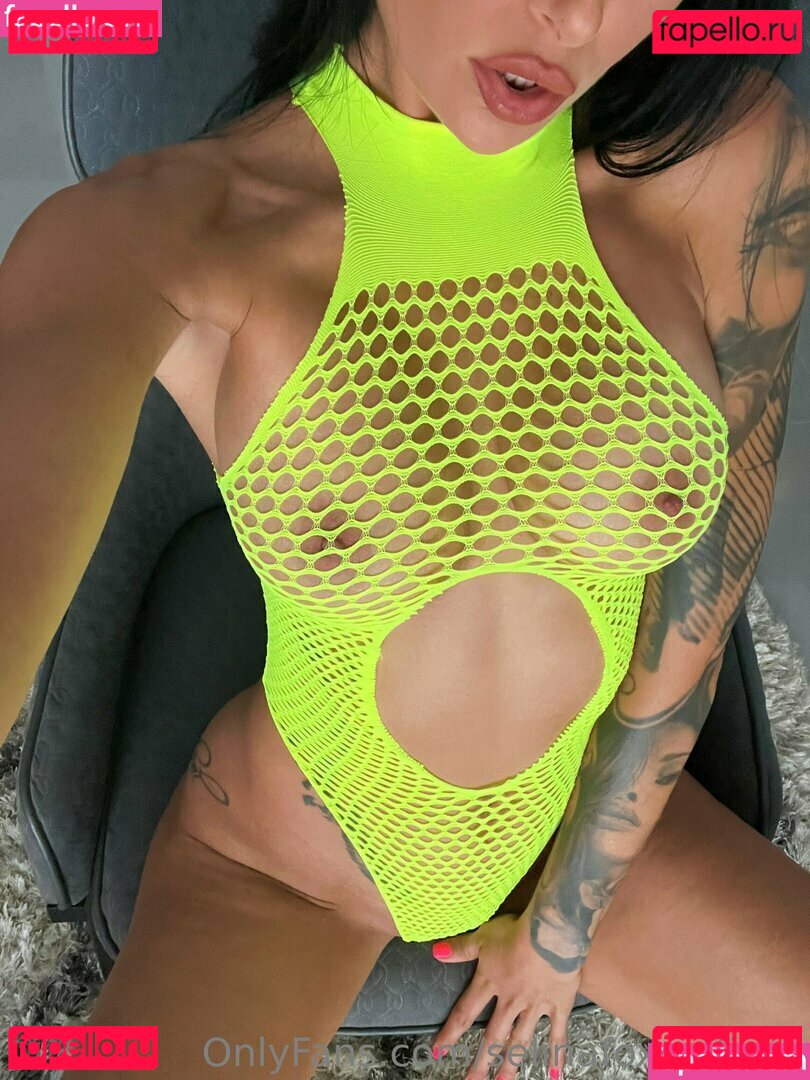 Selinafox Onlyfans Photo Gallery 