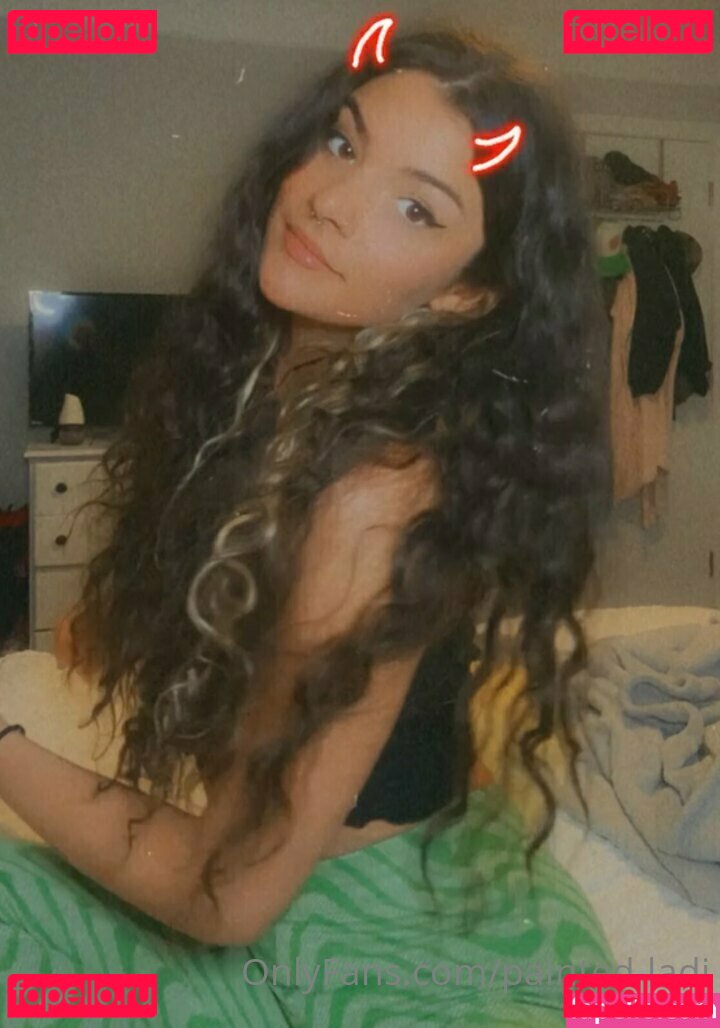 Meg Adams / issameg Onlyfans Photo Gallery 