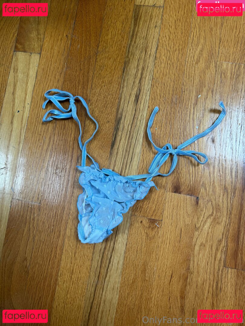 Thongria / Zoë Ligon Onlyfans Photo Gallery 