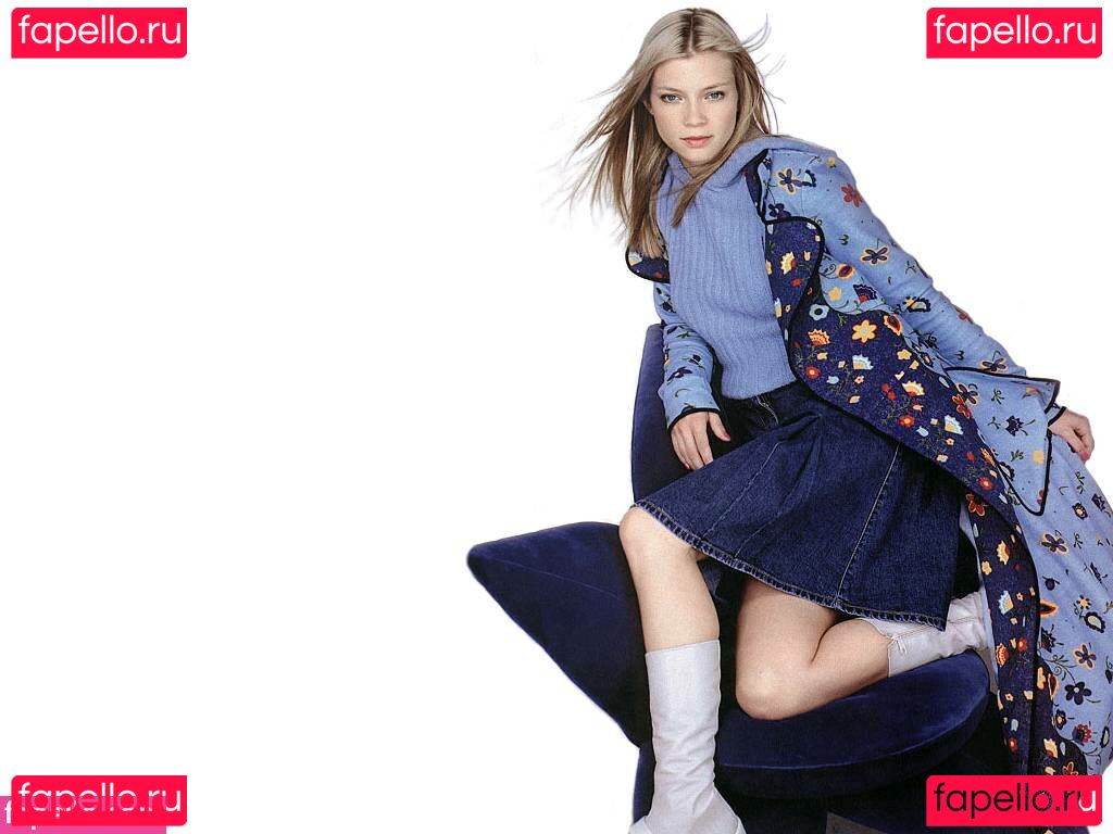 Amy Smart Onlyfans Photo Gallery 