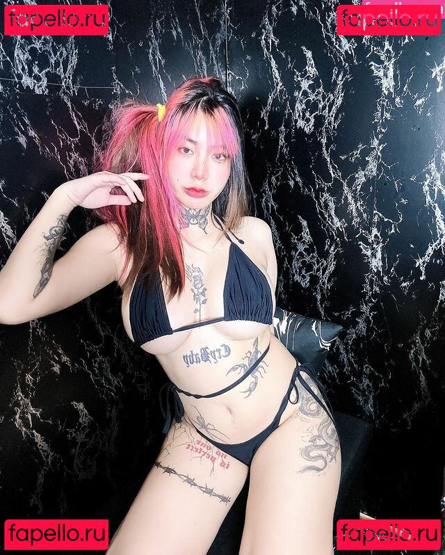 Irenkampong1 / ellekampong / iren_me1212 Onlyfans Photo Gallery 