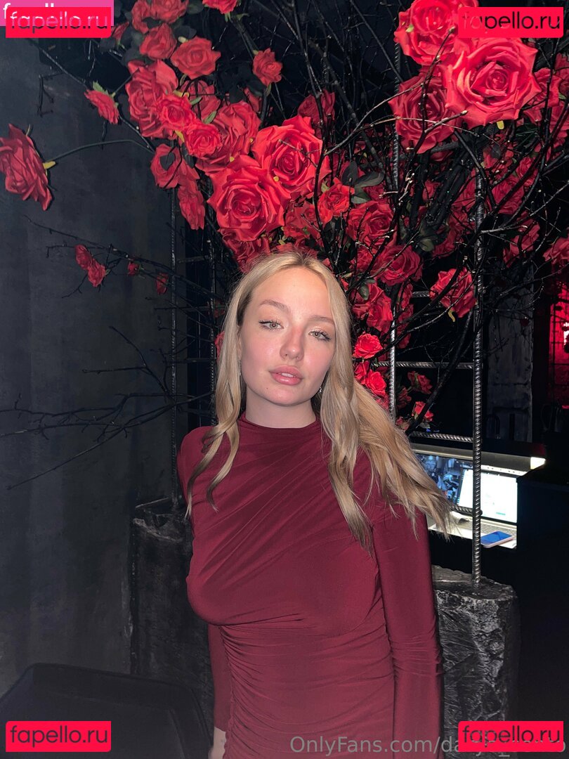 darya_sento / dashasento Onlyfans Photo Gallery 